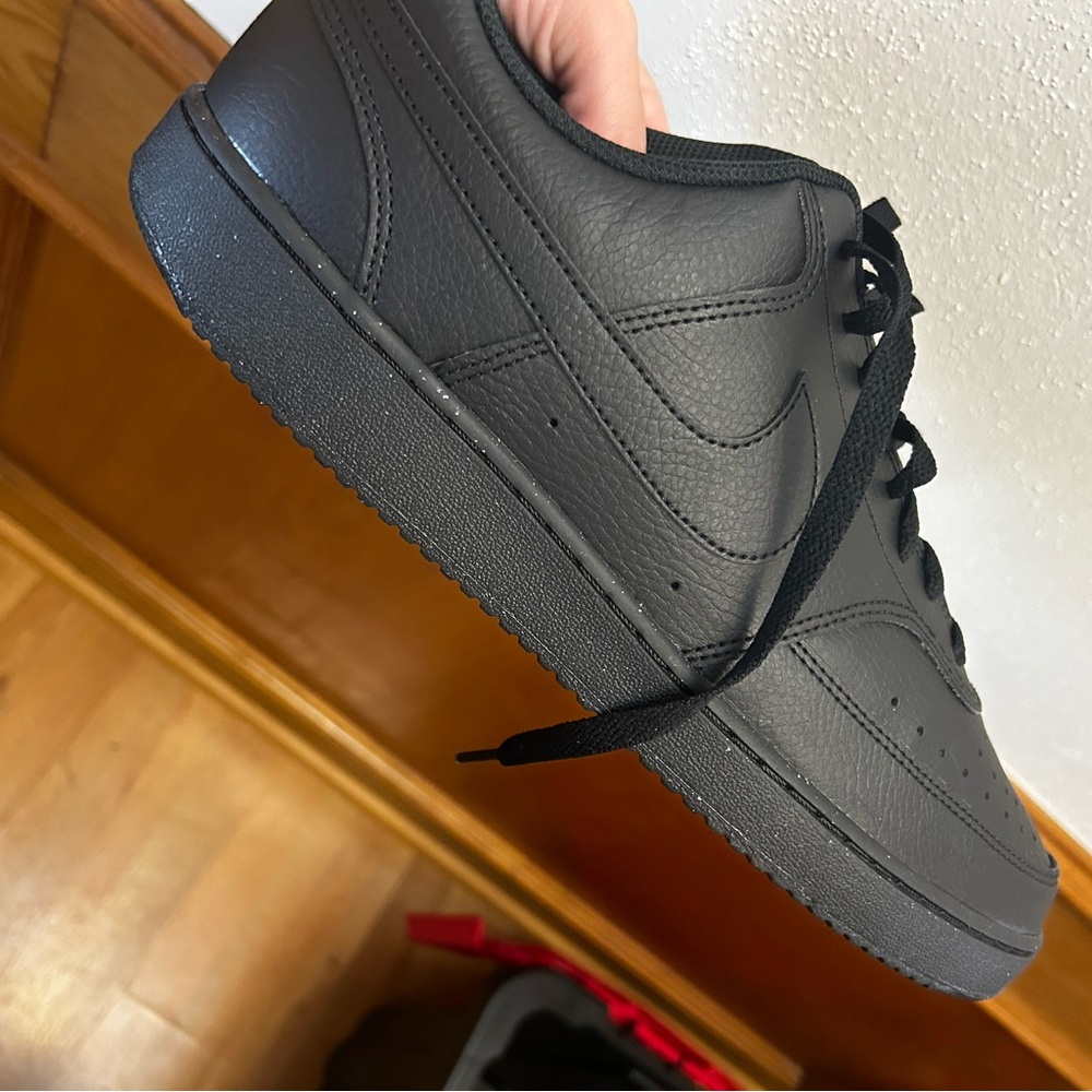 Nike Men's Low-Top Black Leather Sneakers